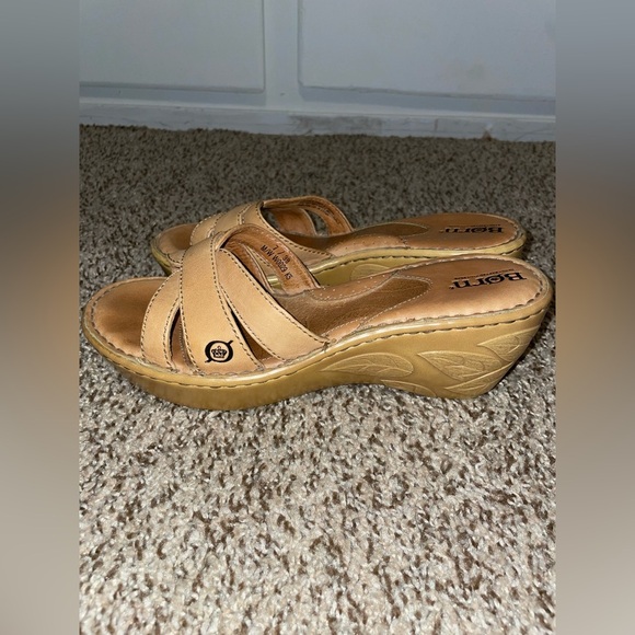 BORN Womens Beige Slip On Wedge Heel Sandals - Picture 3 of 11